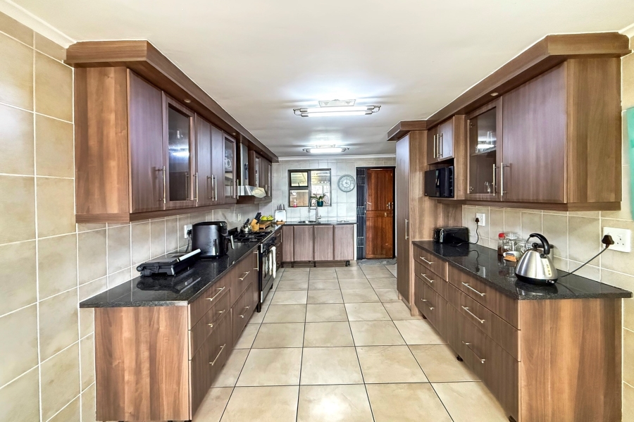 4 Bedroom Property for Sale in Bothasig Western Cape